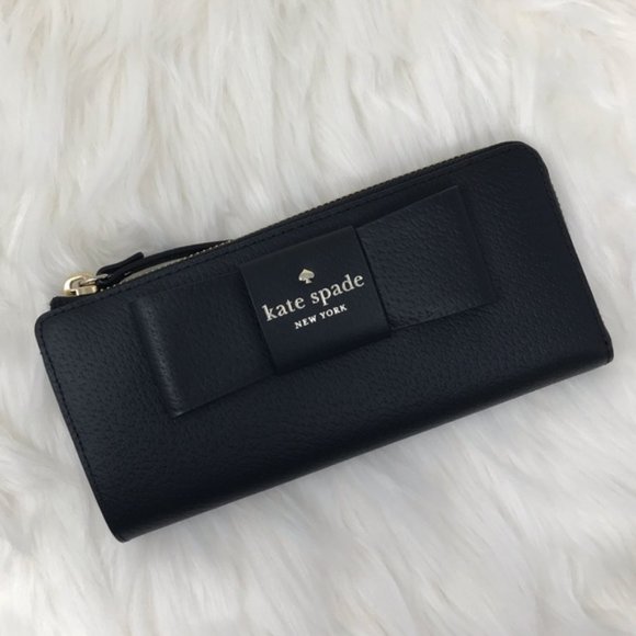 kate spade Handbags - KATE SPADE ♠️ Robinson Nisha Black Bow Wallet